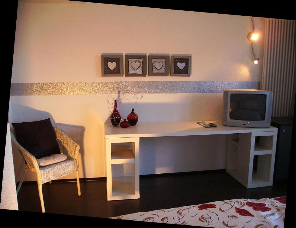 Hotel Garni Battello Мелиде Номер фото